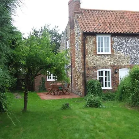End Cottage, Character Flint Cottage Burnham Market Exterior photo