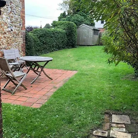 End Cottage, Character Flint Cottage Burnham Market Exterior photo