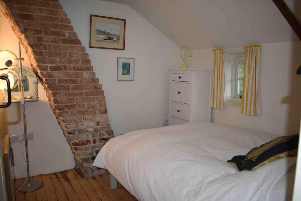 End Cottage, Character Flint