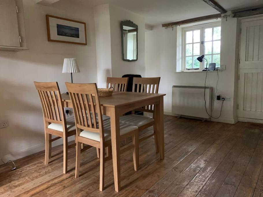 End Cottage, Character Flint Holiday home Burnham Market